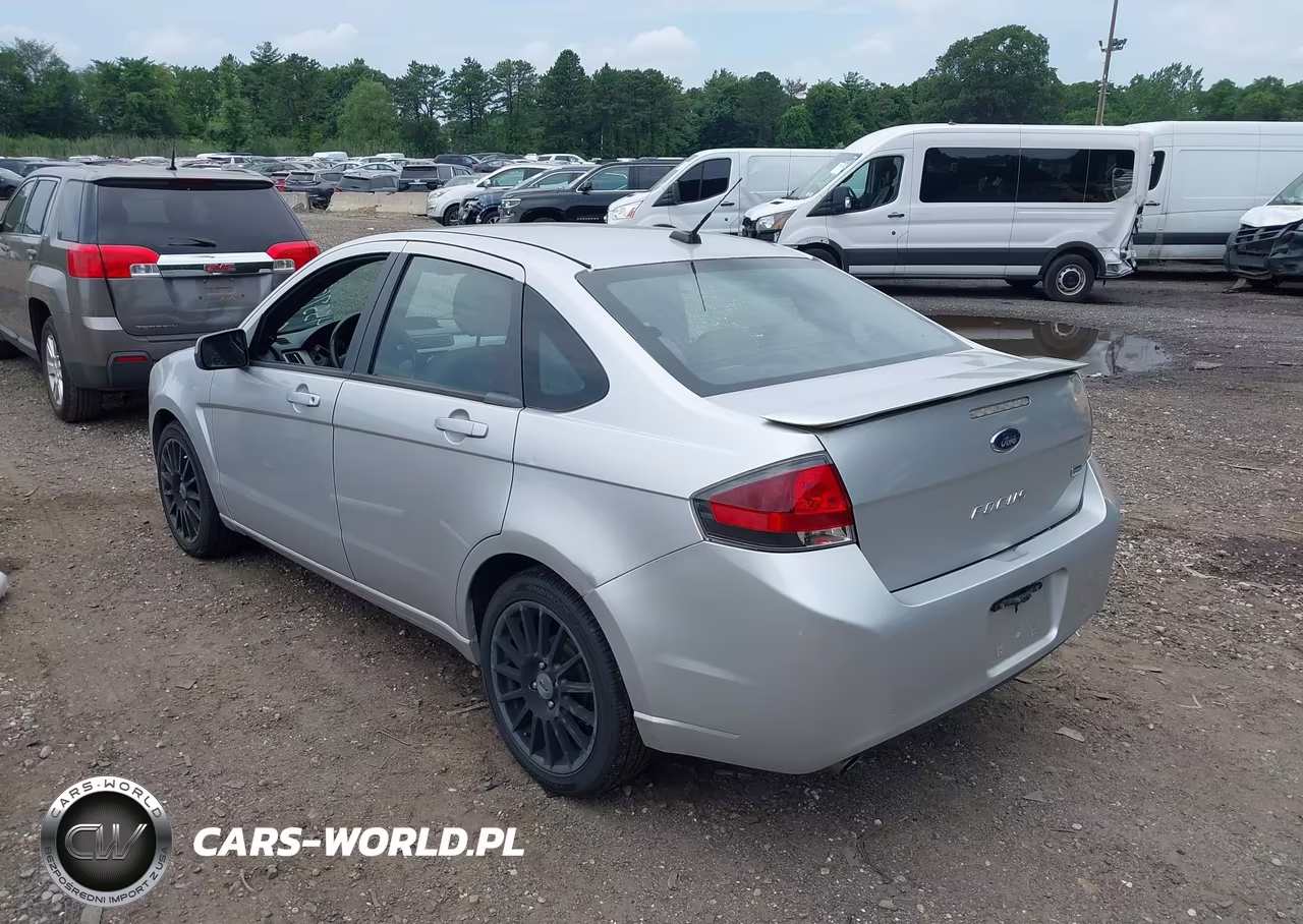 2010 Ford Focus Ses VIN:1FAHP3GN1AW284972 - 3