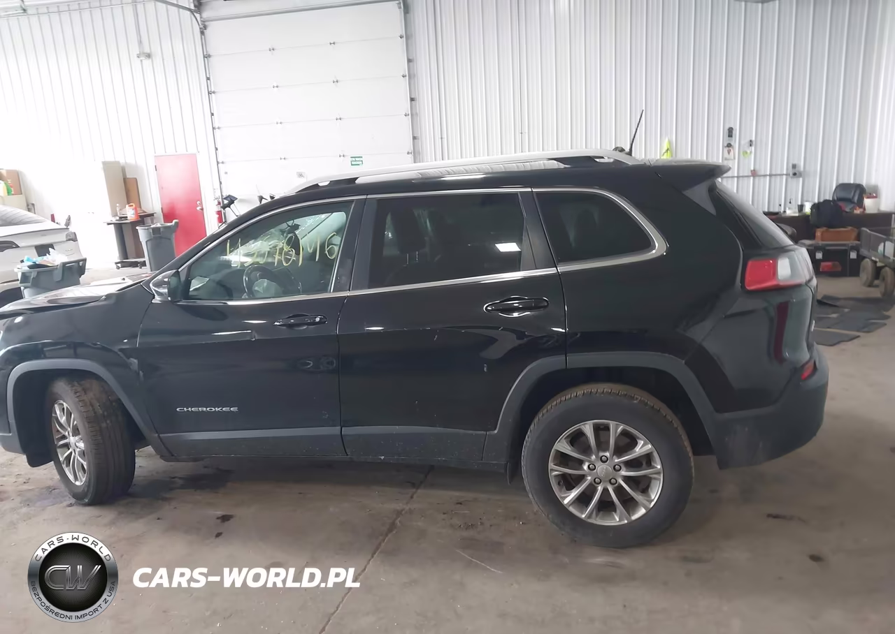 2019 Jeep Cherokee Latitude Plus 4X4 VIN:1C4PJMLB9KD354644 - 14