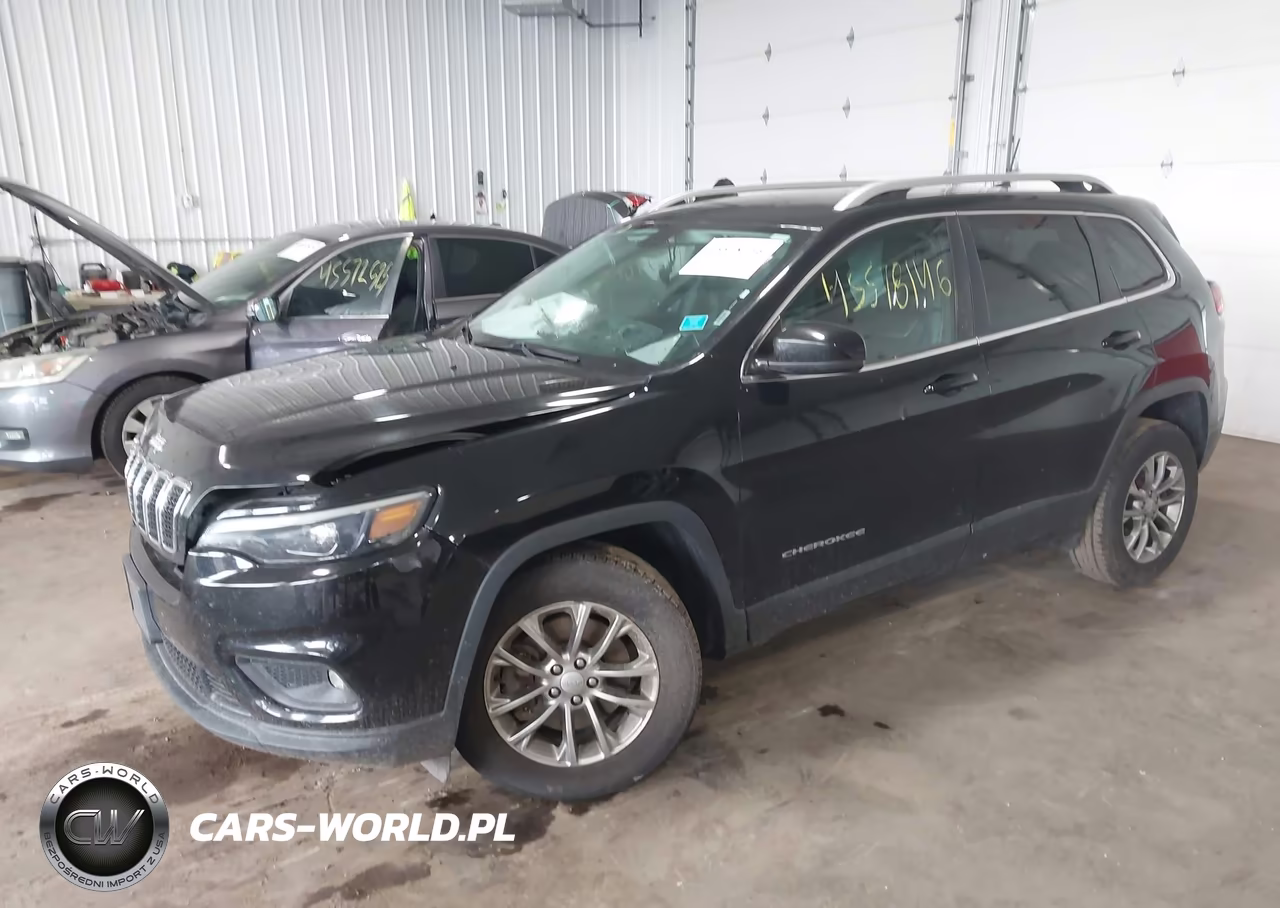 2019 Jeep Cherokee Latitude Plus 4X4 VIN:1C4PJMLB9KD354644 - 2