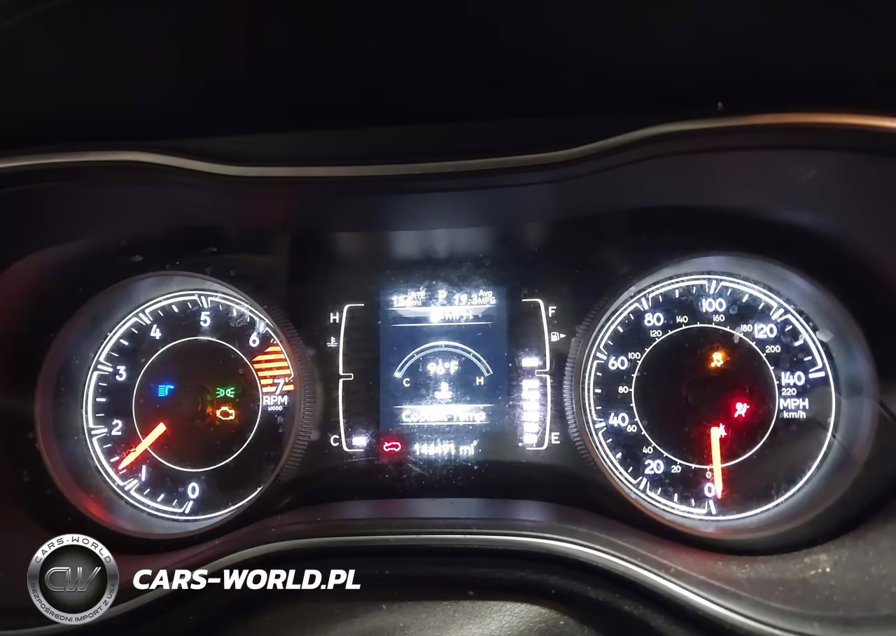2019 Jeep Cherokee Latitude Plus 4X4 VIN:1C4PJMLB9KD354644 - 7