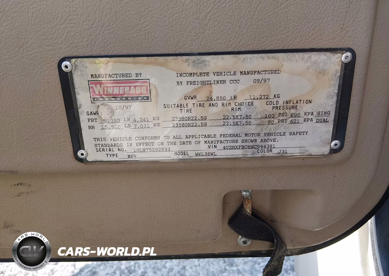 1998 Freightliner Chassis X Line Motor Home VIN:4UZHXFBC6WC944381 - 9