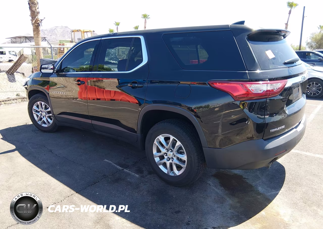 2019 Chevrolet Traverse Ls VIN:1GNERFKW2KJ150681 - 3