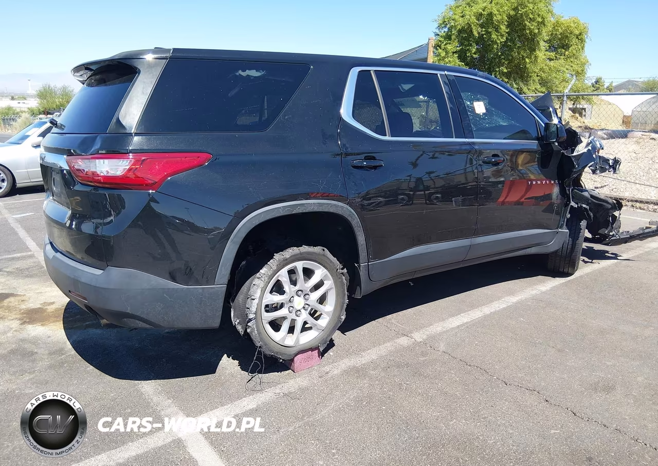 2019 Chevrolet Traverse Ls VIN:1GNERFKW2KJ150681 - 4