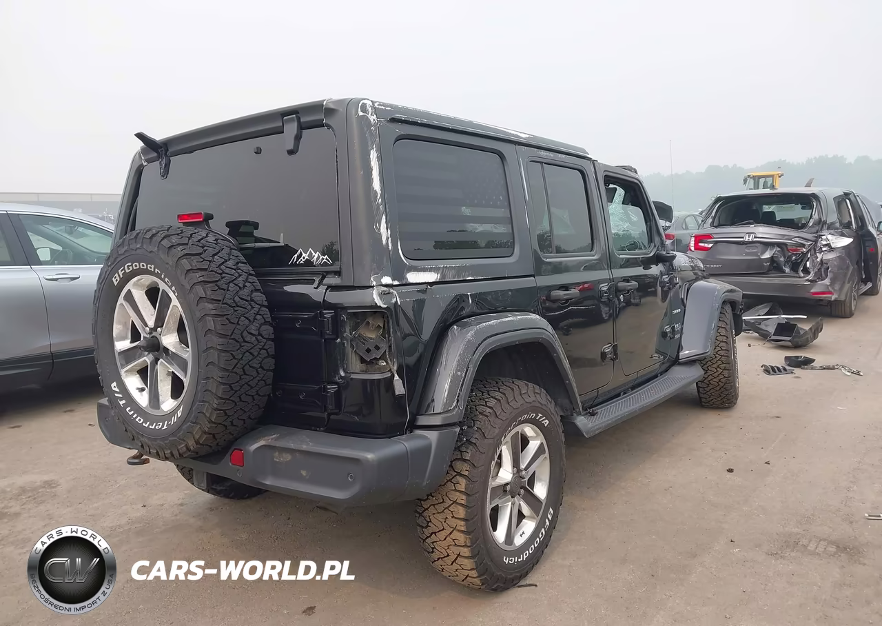 2018 Jeep Wrangler Unlimited Sahara 4X4 VIN:1C4HJXEG6JW110421 - 4