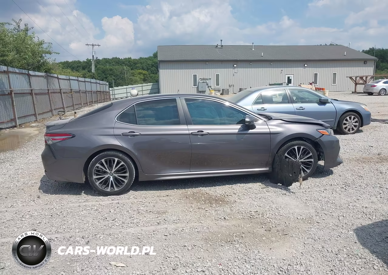 2018 Toyota Camry Se VIN:4T1B11HK4JU011218 - 14