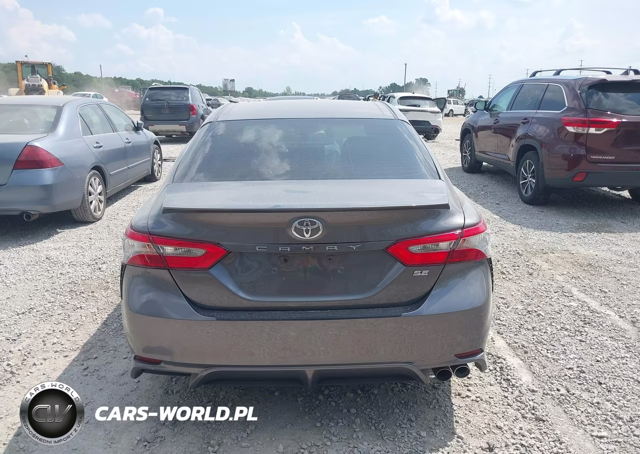 2018 Toyota Camry Se VIN:4T1B11HK4JU011218 - 17
