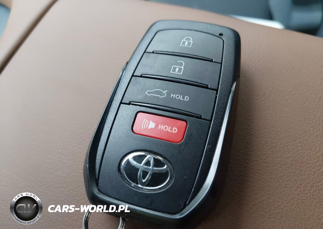2026 Toyota Crown Limited VIN:JTDAAAAF0T3049244 - 11