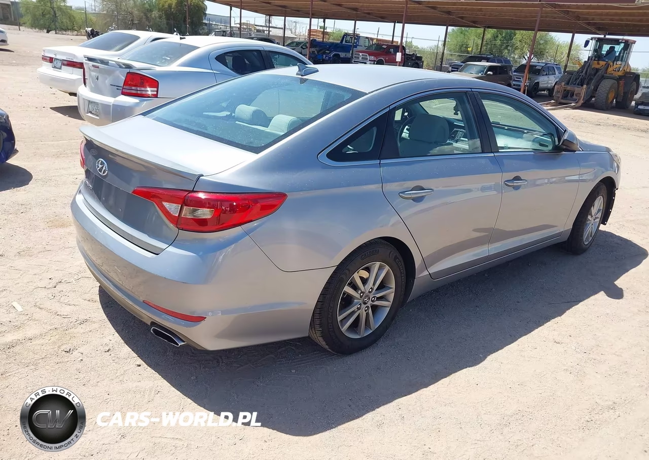 2017 Hyundai Sonata VIN:5NPE24AF5HH438781 - 4