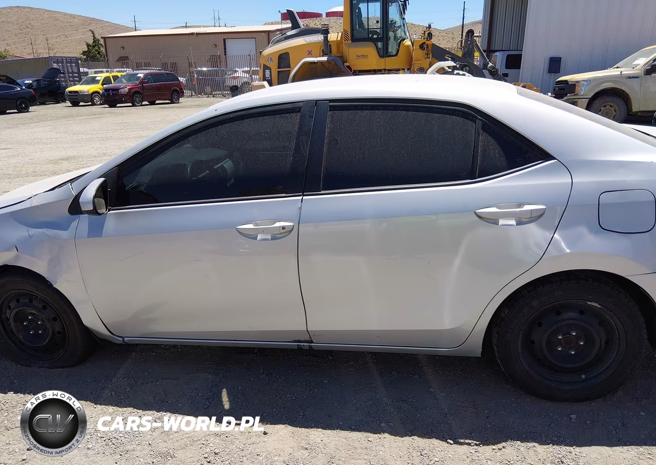 2016 Toyota Corolla Le VIN:5YFBURHE9GP450831 - 14