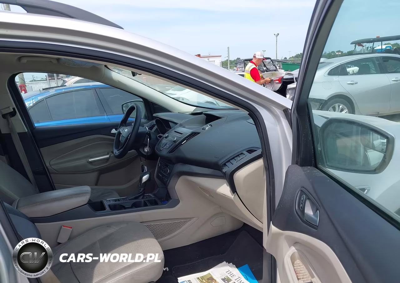 2018 Ford Escape Se VIN:1FMCU9GD7JUA86735 - 5
