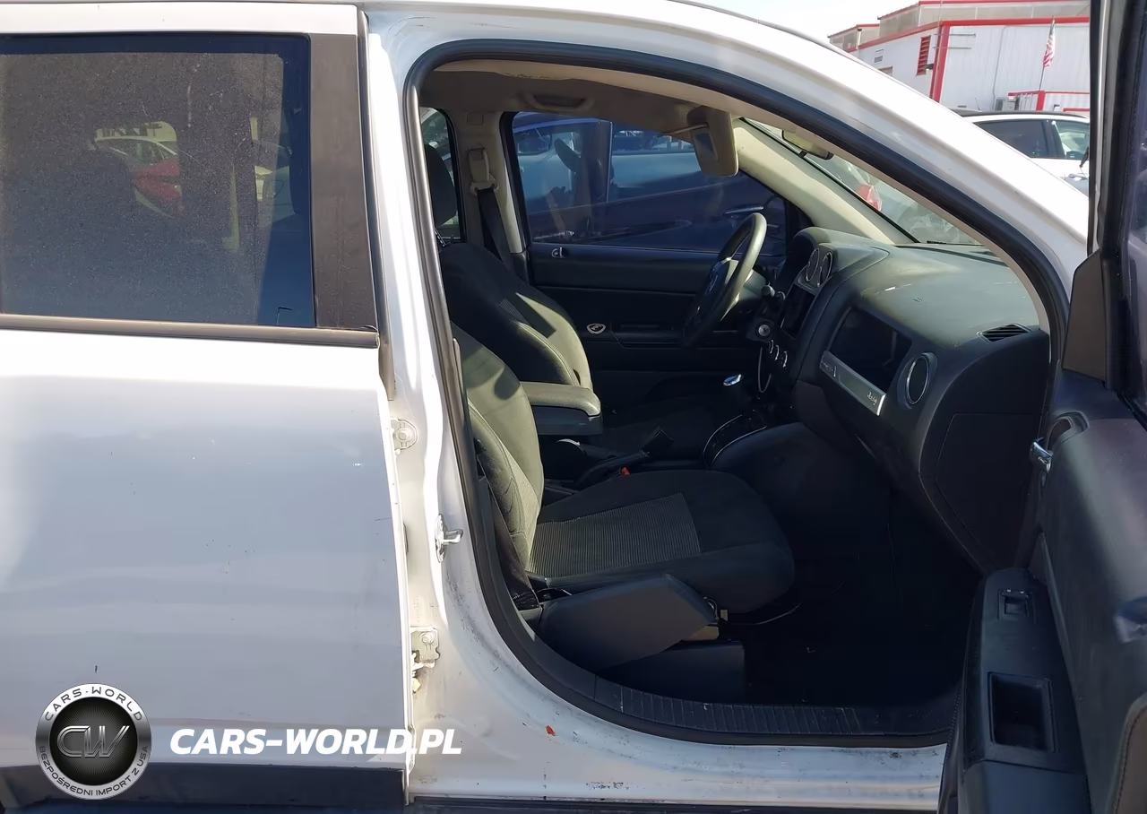 2014 Jeep Compass Sport VIN:1C4NJCBA9ED651699 - 5