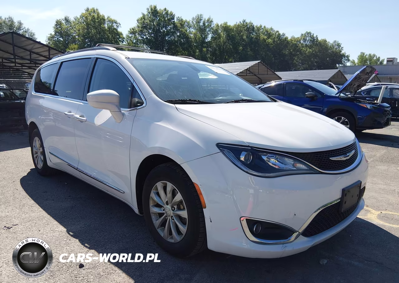 2017 Chrysler Pacifica Touring-L – zdjęcie 1 z 17