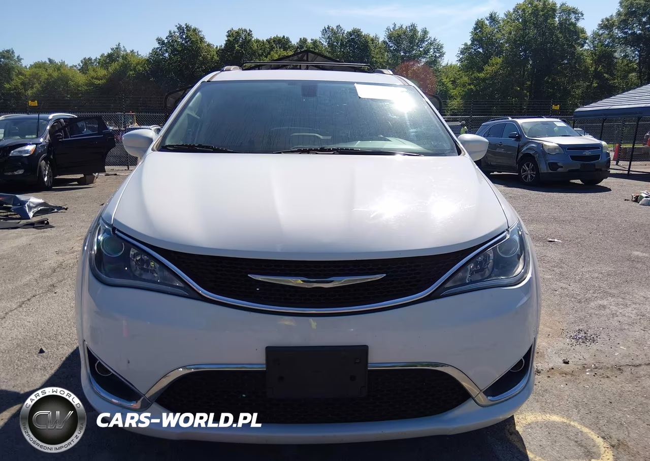 2017 Chrysler Pacifica Touring-L VIN:2C4RC1BG6HR524401 - 13