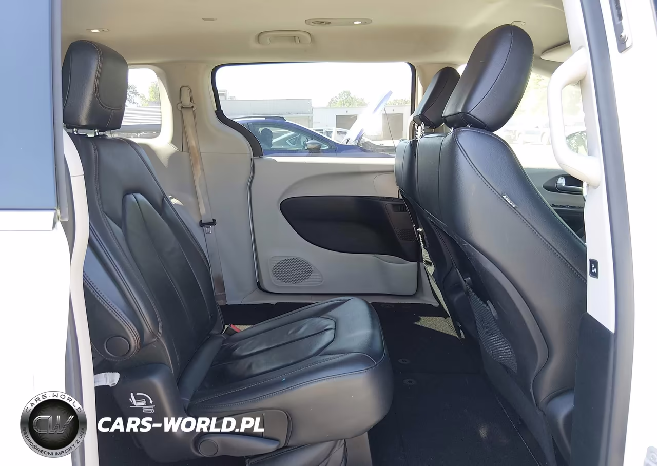 2017 Chrysler Pacifica Touring-L VIN:2C4RC1BG6HR524401 - 8