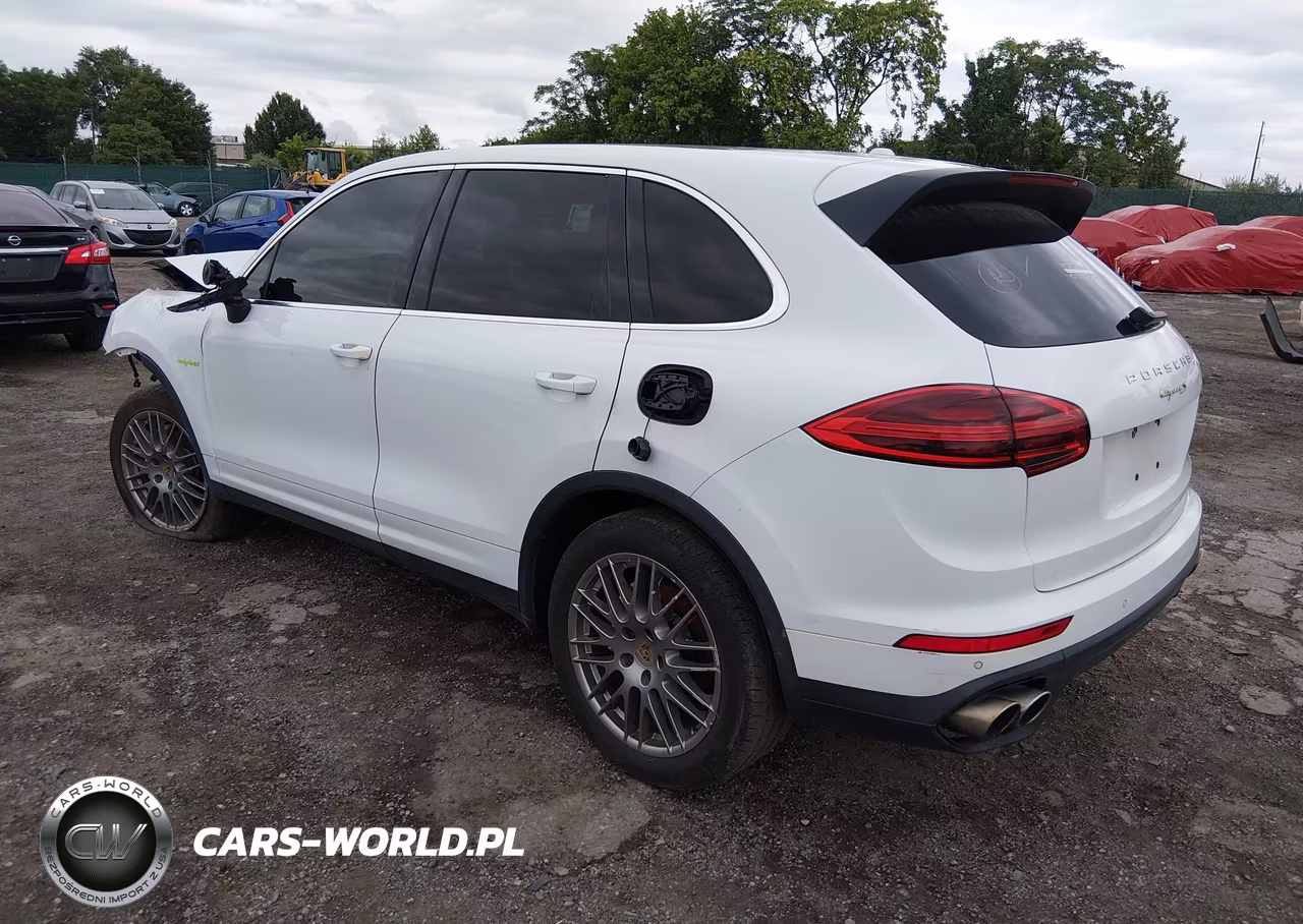 2015 Porsche Cayenne E-Hybrid S VIN:WP1AE2A25FLA52876 - 3