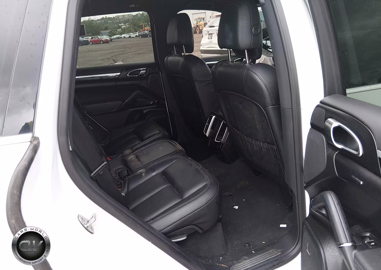 2015 Porsche Cayenne E-Hybrid S VIN:WP1AE2A25FLA52876 - 8