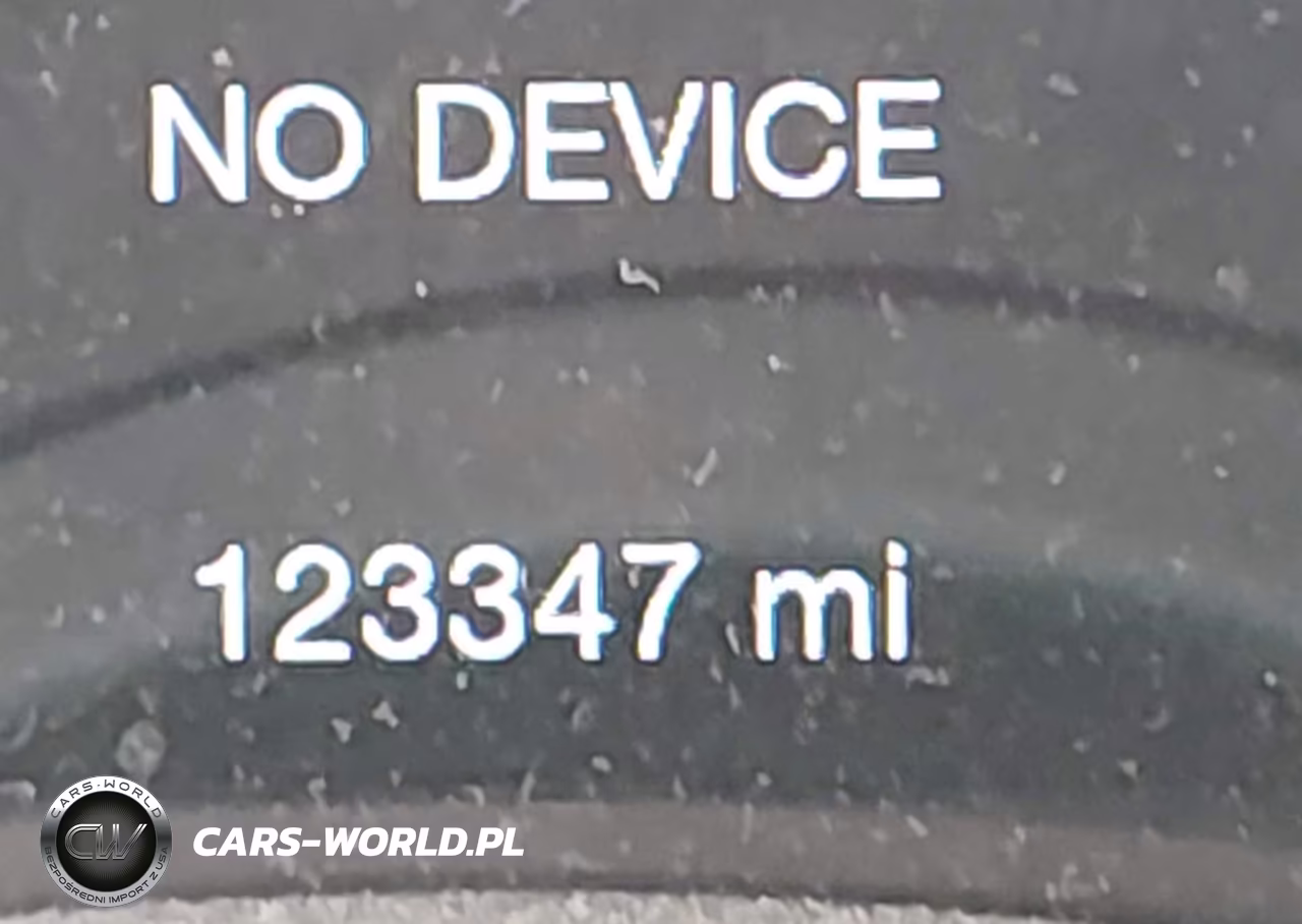 2018 Jeep Grand Cherokee Altitude 4X4 VIN:1C4RJFAG4JC180487 - 15