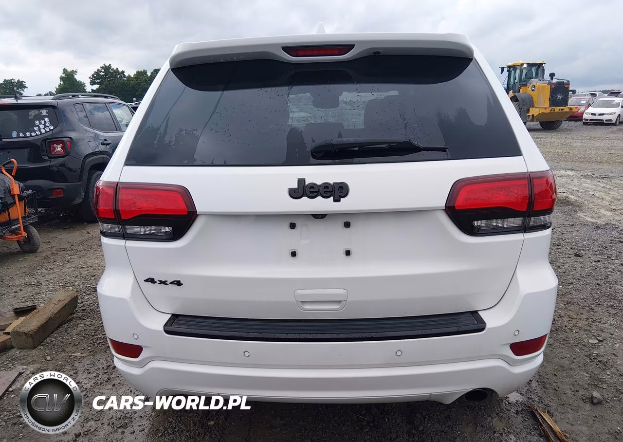 2018 Jeep Grand Cherokee Altitude 4X4 VIN:1C4RJFAG4JC180487 - 16