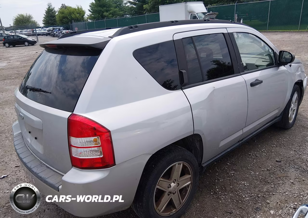 2007 Jeep Compass Sport VIN:1J8FT47WX7D119642 - 4