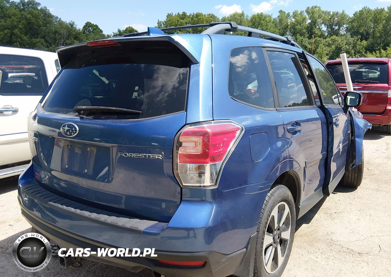 2018 Subaru Forester 2.5I Premium VIN:JF2SJAEC8JH426280 - 4
