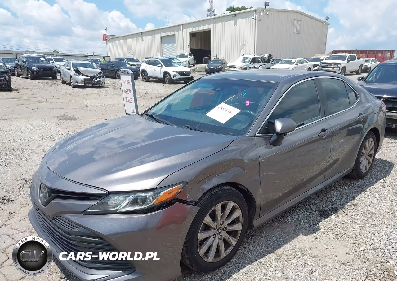 2018 Toyota Camry Le VIN:4T1B11HK7JU604040 - 6