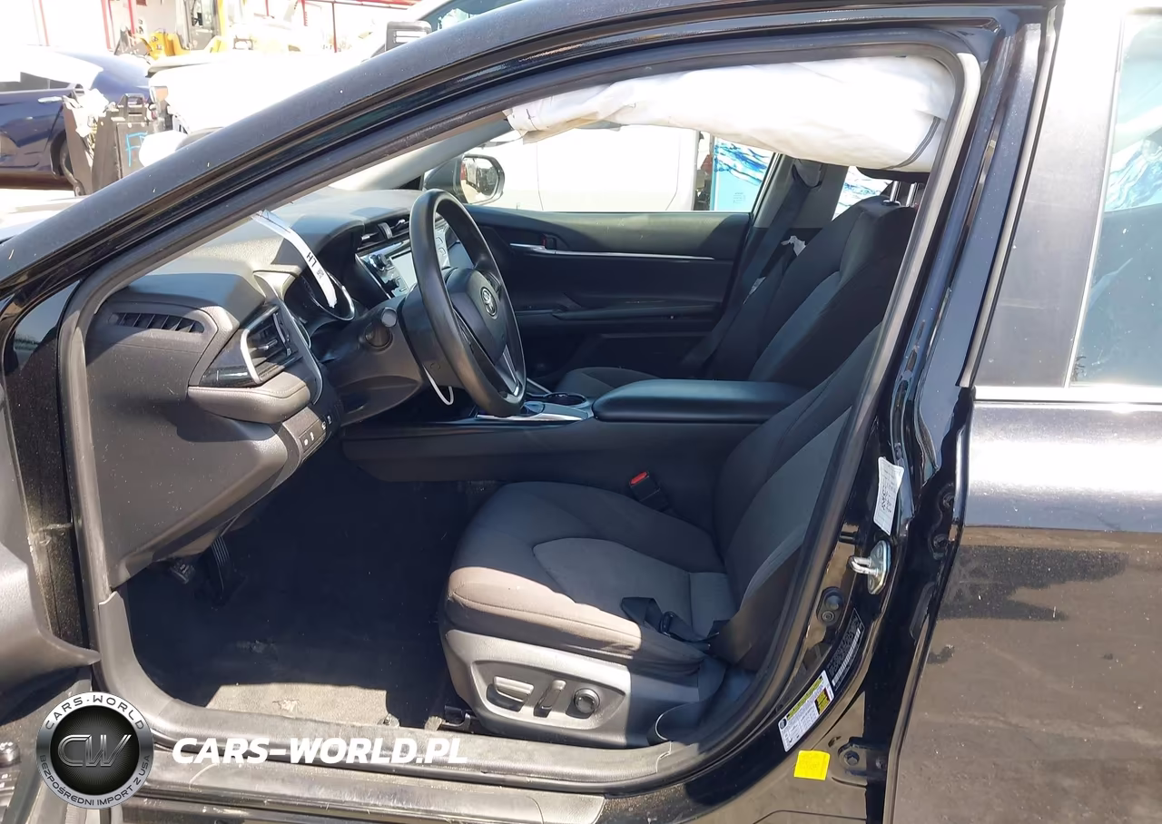 2019 Toyota Camry Le VIN:4T1B11HK2KU789793 - 5