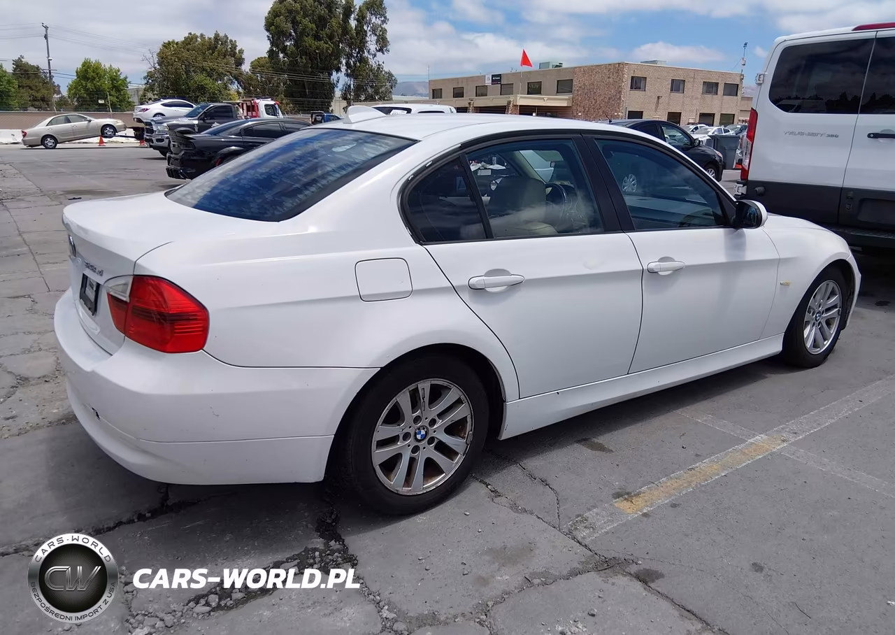 2007 BMW 328Xi VIN:WBAVC93537KX52280 - 4