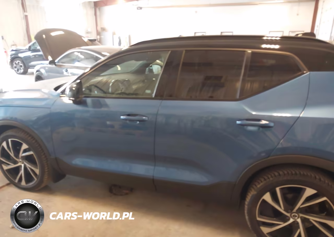 2019 Volvo Xc40 T5 R-Design VIN:YV4162UM7K2120118 - 14