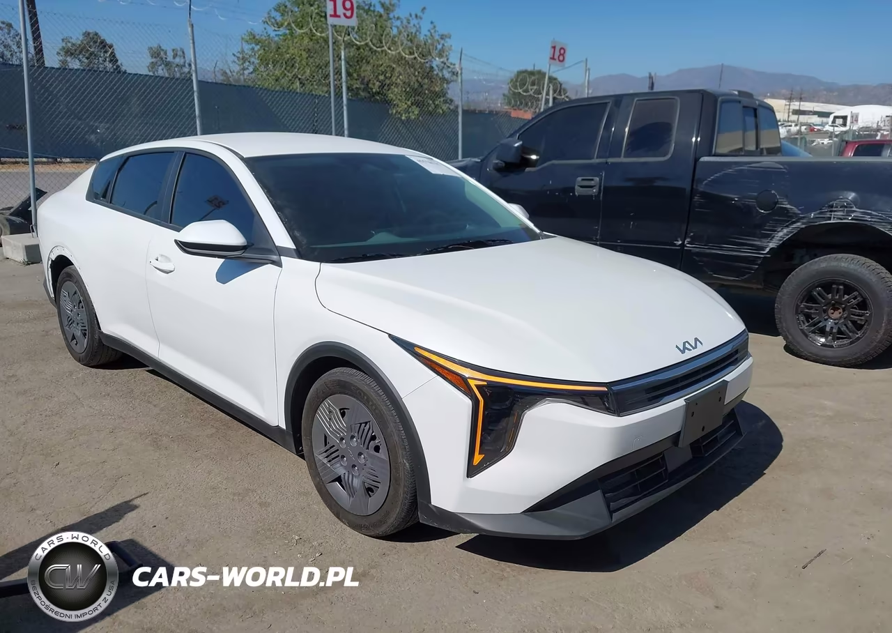 2025 Kia K4 Lx – zdjęcie 1 z 17