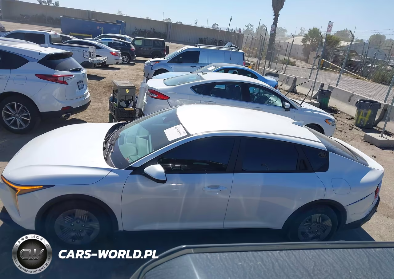 2025 Kia K4 Lx VIN:3KPFT4DE8SE145585 - 14