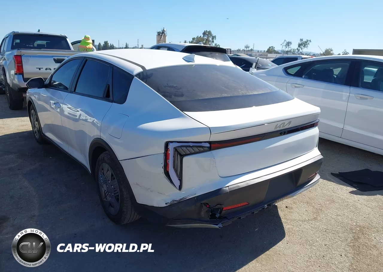 2025 Kia K4 Lx VIN:3KPFT4DE8SE145585 - 3