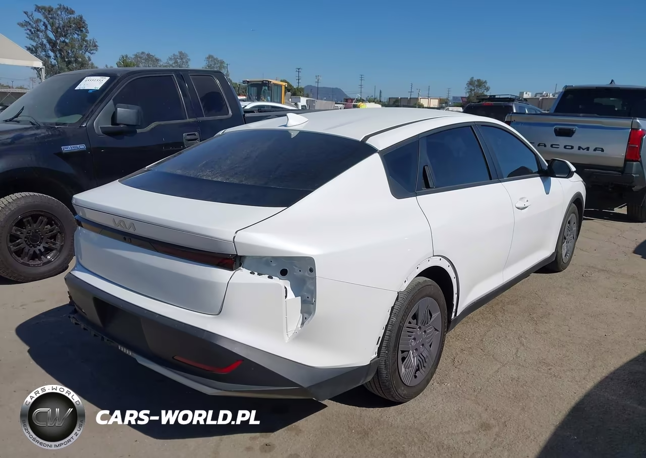 2025 Kia K4 Lx VIN:3KPFT4DE8SE145585 - 4