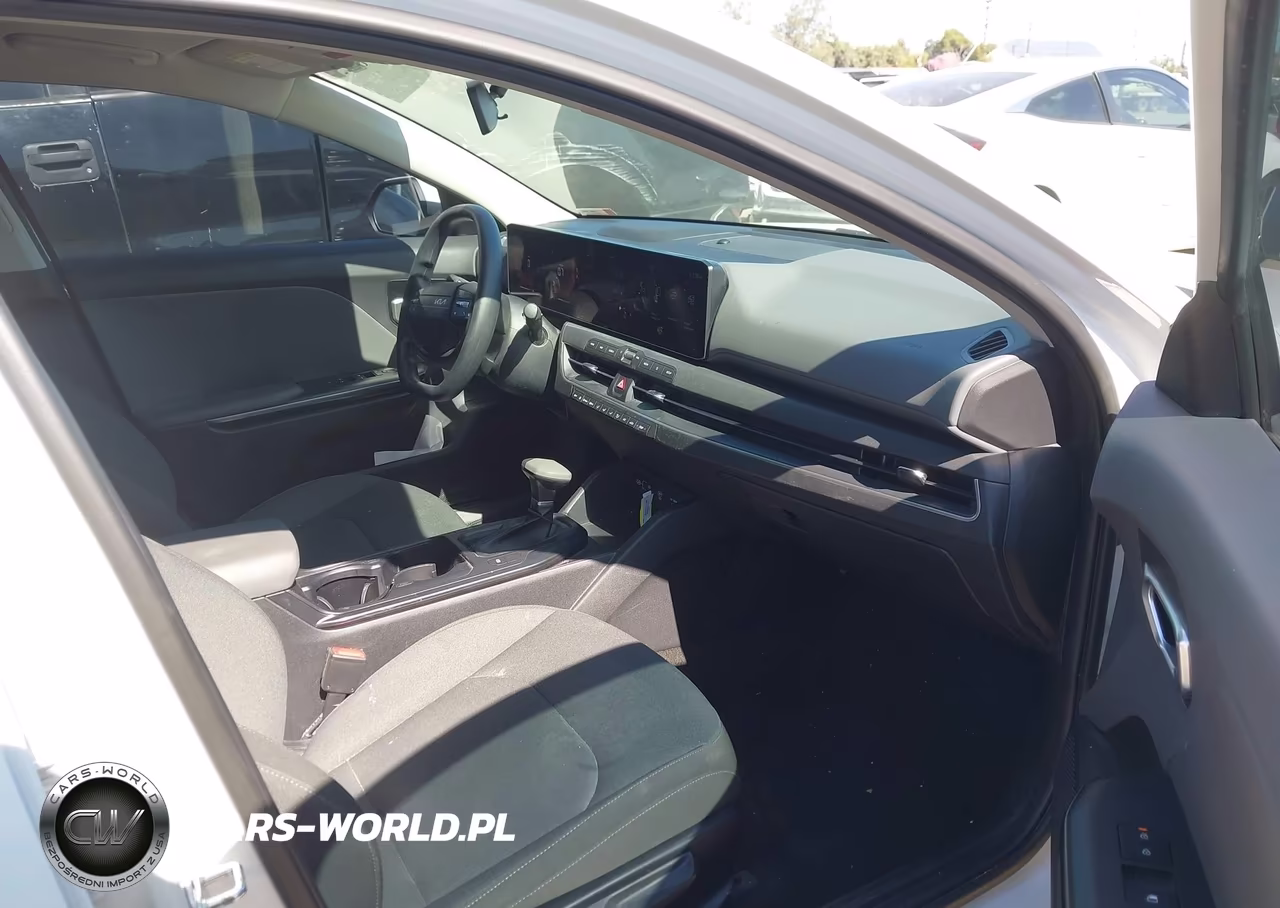 2025 Kia K4 Lx VIN:3KPFT4DE8SE145585 - 5