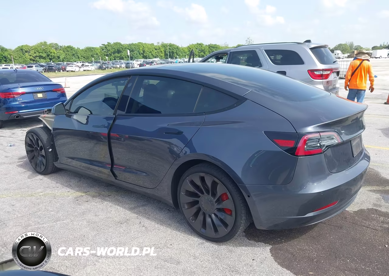 2022 Tesla Model 3 Performance Dual Motor All-Wheel Drive VIN:5YJ3E1EC0NF193895 - 3
