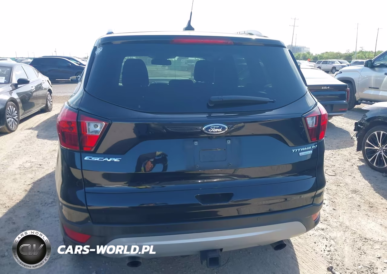 2019 Ford Escape Titanium VIN:1FMCU0J95KUB57044 - 17
