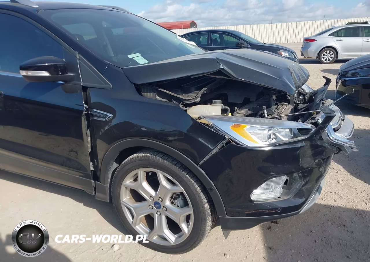2019 Ford Escape Titanium VIN:1FMCU0J95KUB57044 - 18