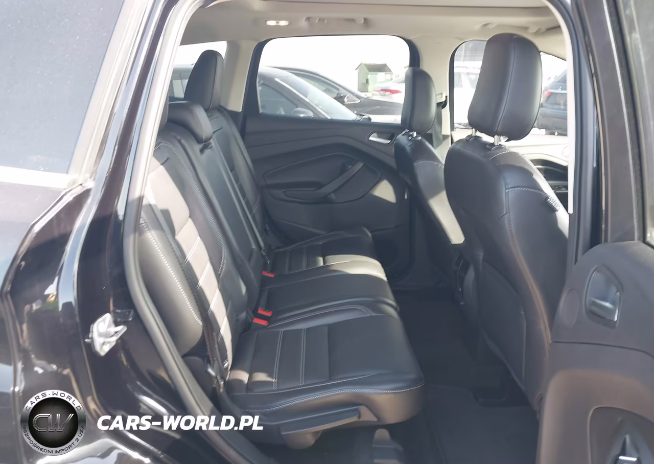 2019 Ford Escape Titanium VIN:1FMCU0J95KUB57044 - 8