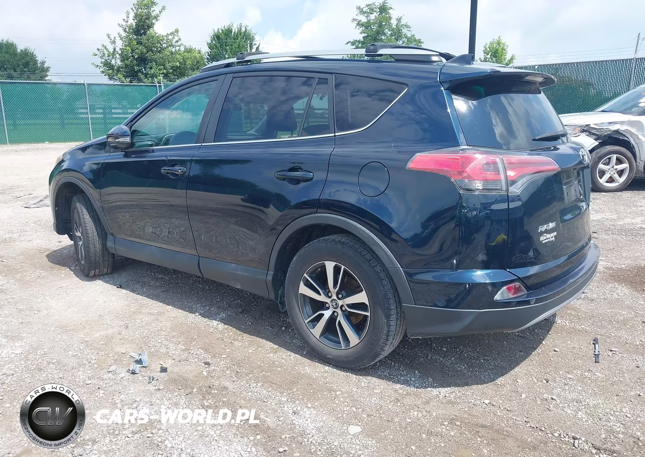 2017 Toyota Rav4 Xle VIN:2T3RFREV9HW679160 - 3