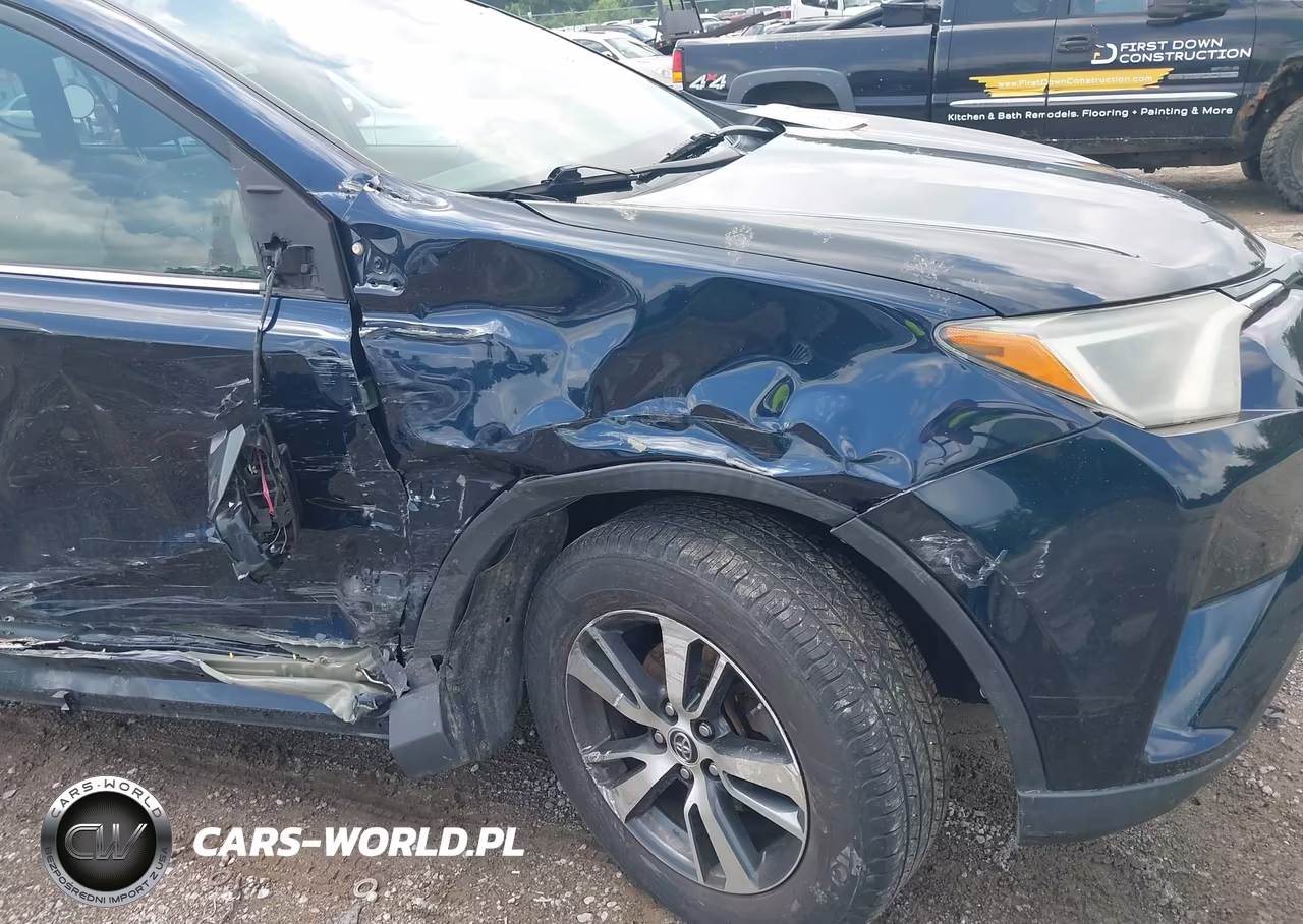 2017 Toyota Rav4 Xle VIN:2T3RFREV9HW679160 - 6