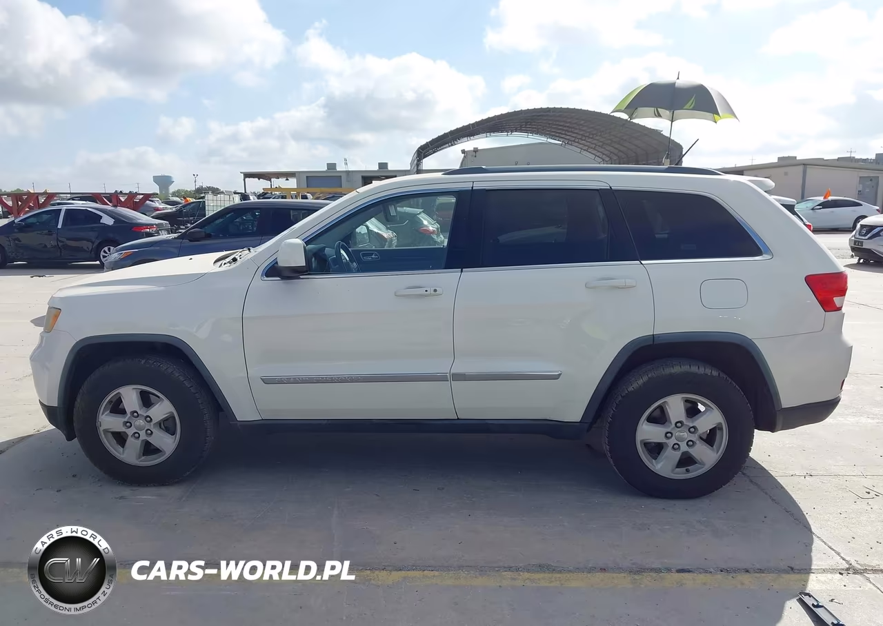 2011 Jeep Grand Cherokee Laredo VIN:1J4RR4GG8BC566636 - 14