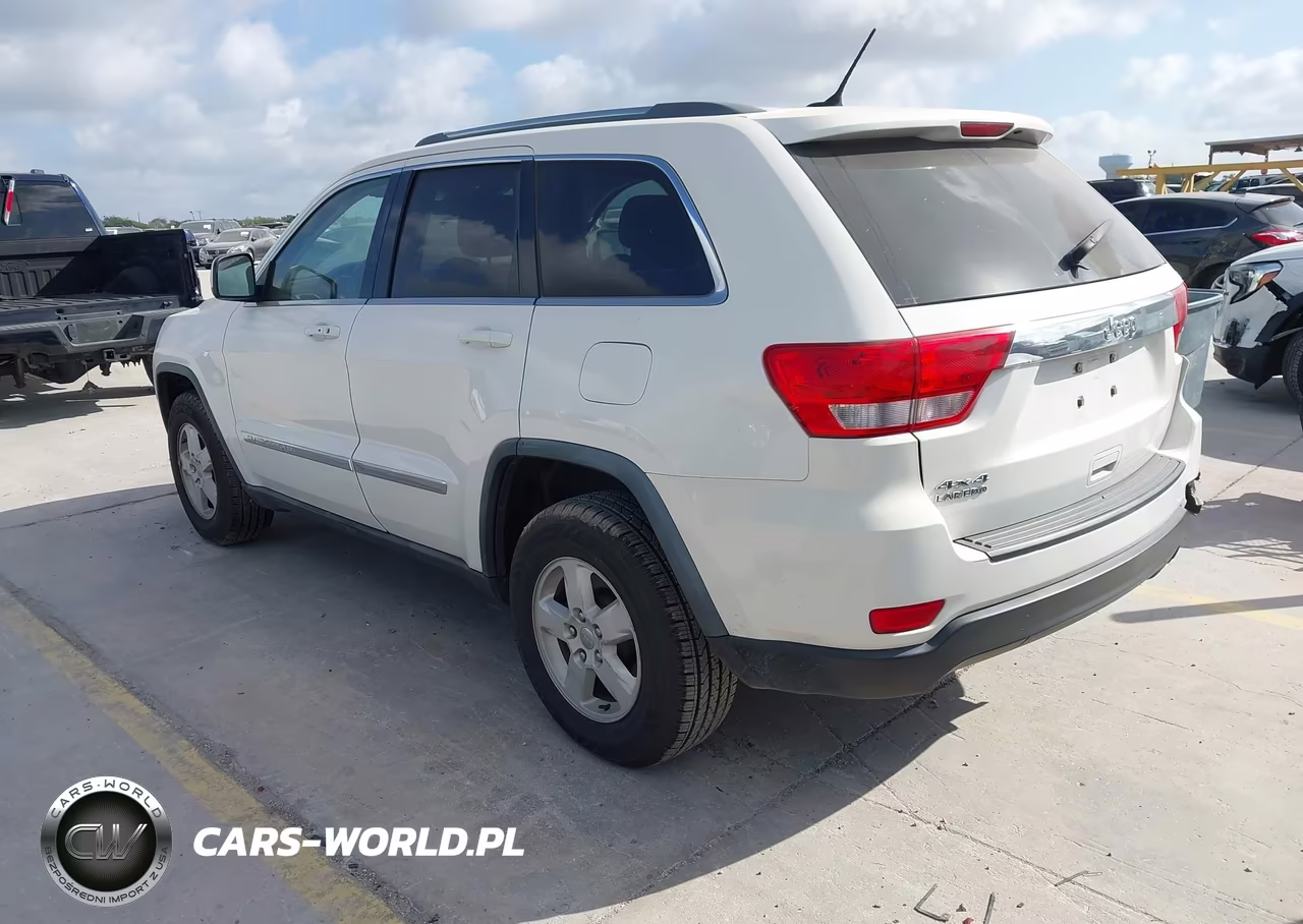 2011 Jeep Grand Cherokee Laredo VIN:1J4RR4GG8BC566636 - 3