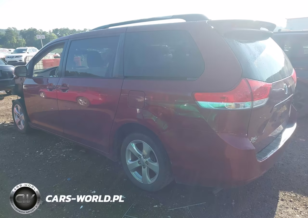 2014 Toyota Sienna Le V6 8 Passenger VIN:5TDKK3DC6ES423386 - 3