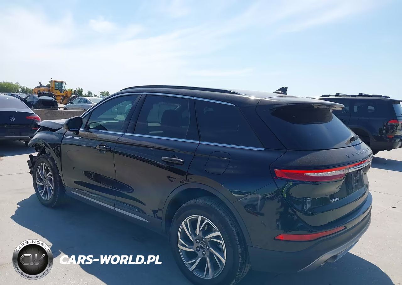 2026 Lincoln Corsair Premiere VIN:5LMCJ1CA0TUL08375 - 3