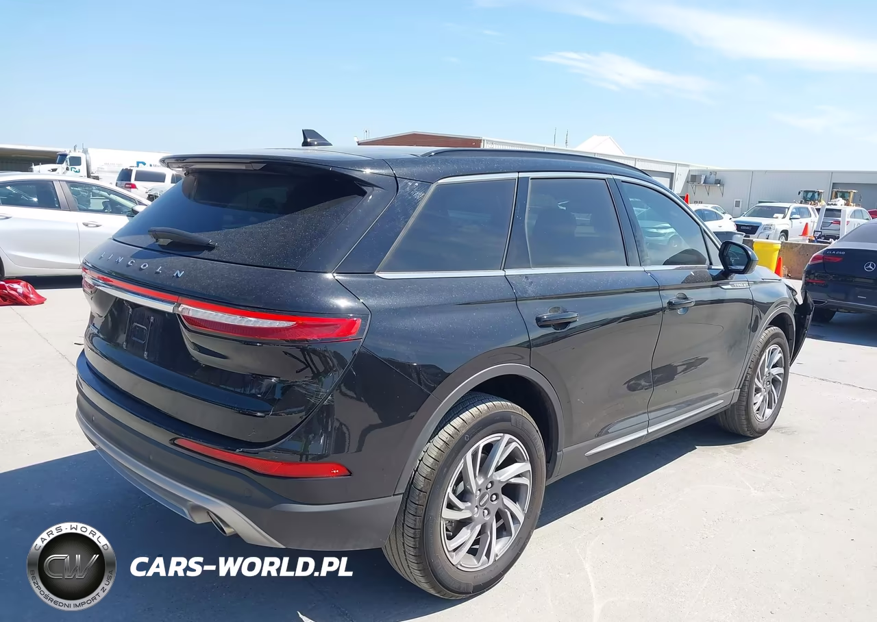 2026 Lincoln Corsair Premiere VIN:5LMCJ1CA0TUL08375 - 4