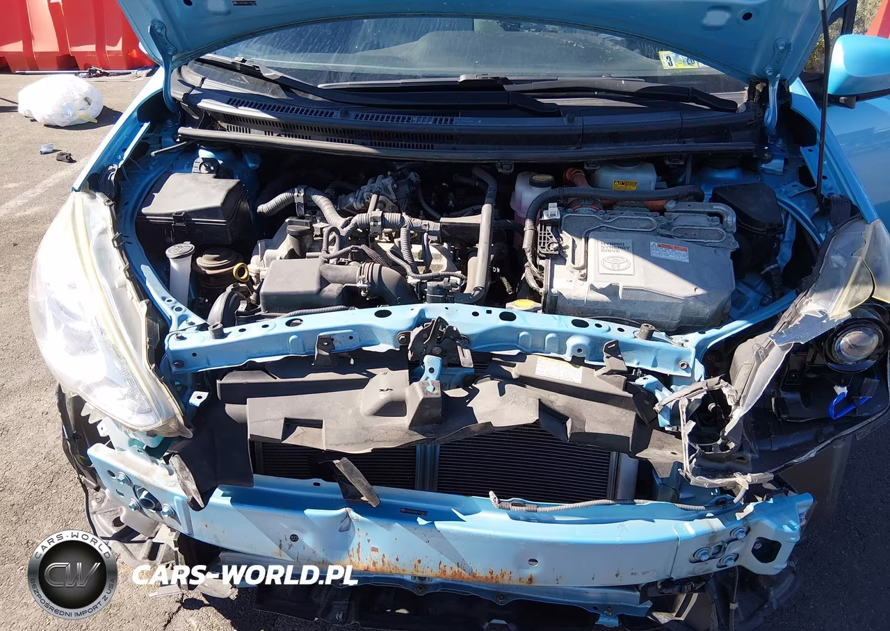 2015 Toyota Prius C One VIN:JTDKDTB30F1100673 - 10