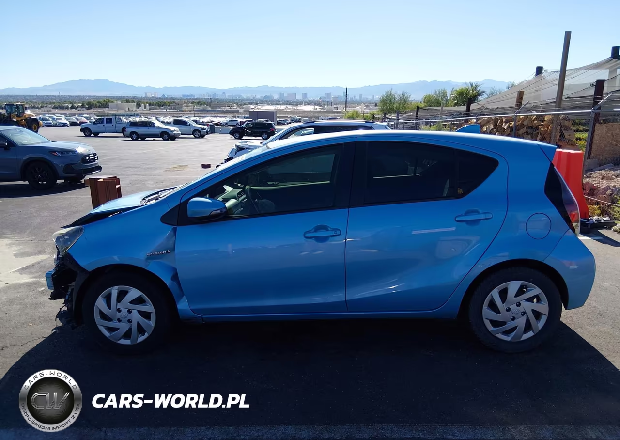 2015 Toyota Prius C One VIN:JTDKDTB30F1100673 - 15