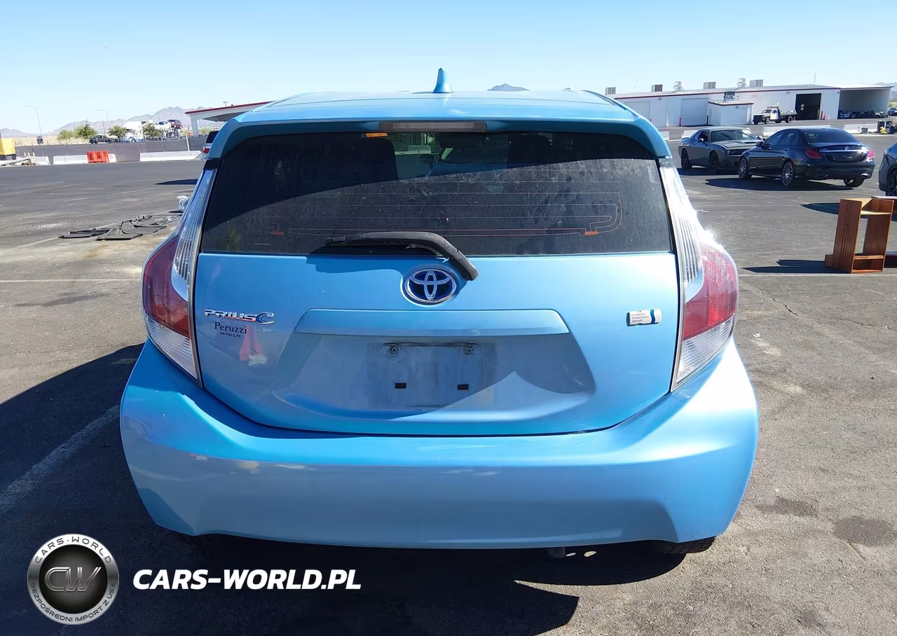 2015 Toyota Prius C One VIN:JTDKDTB30F1100673 - 17