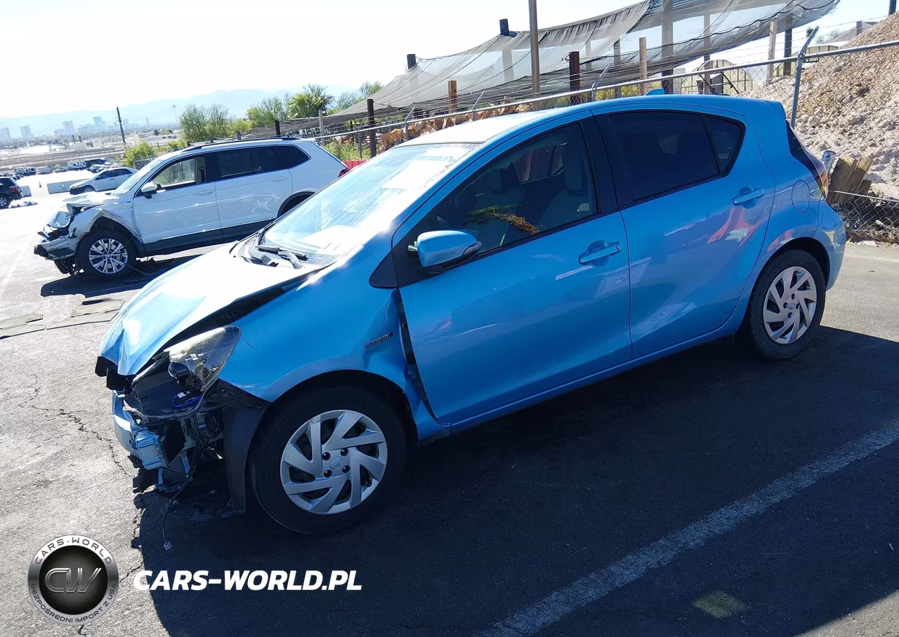2015 Toyota Prius C One VIN:JTDKDTB30F1100673 - 2
