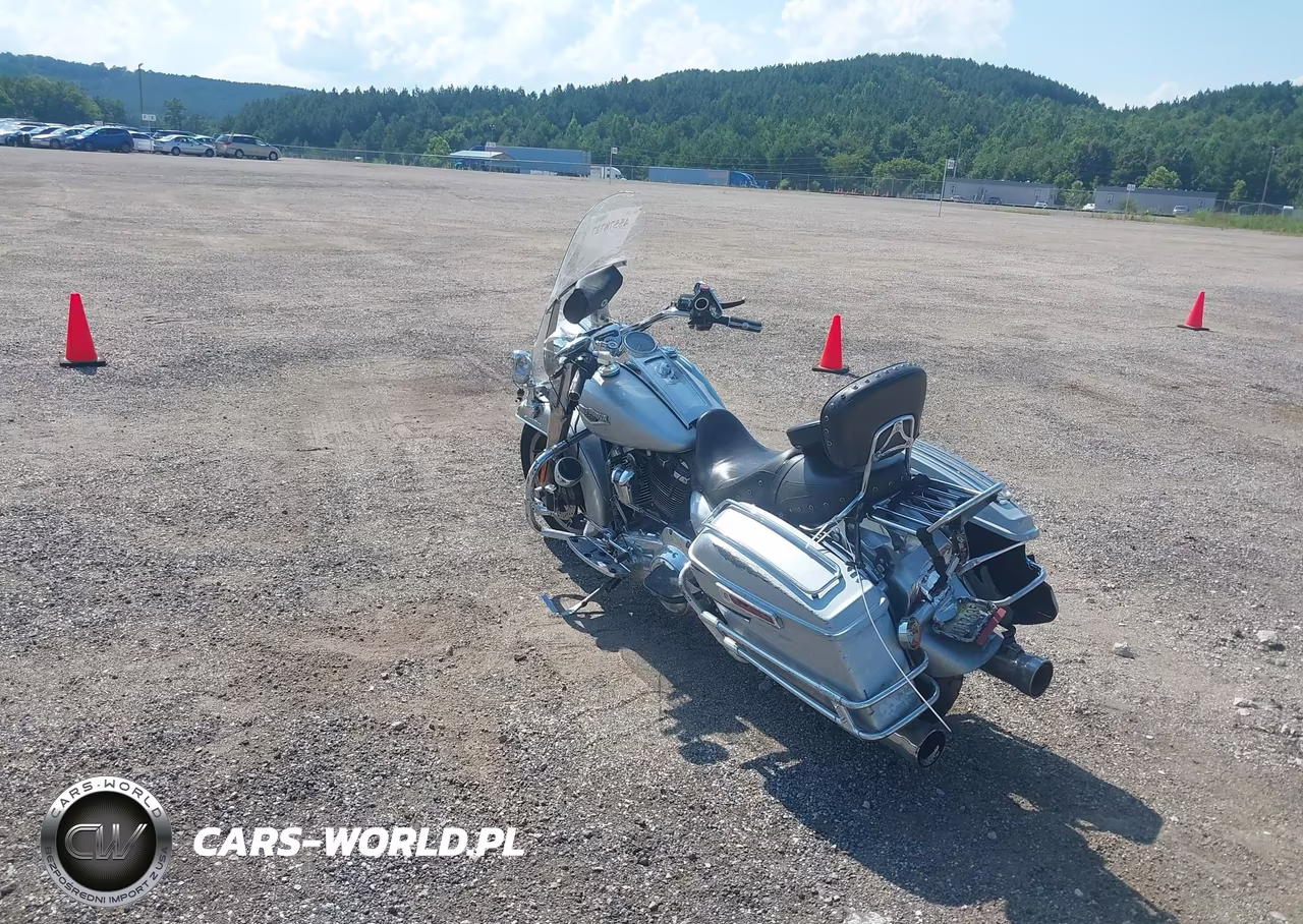 2019 Harley-Davidson Flhr VIN:1HD1FBC14KB625672 - 3