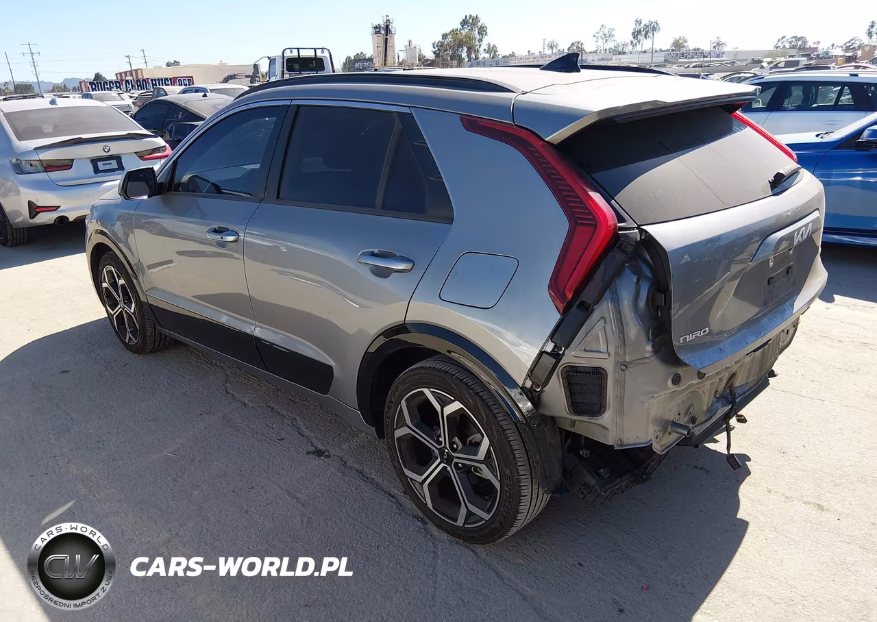 2023 Kia Niro Ex Touring VIN:KNDCR3LE4P5043488 - 3